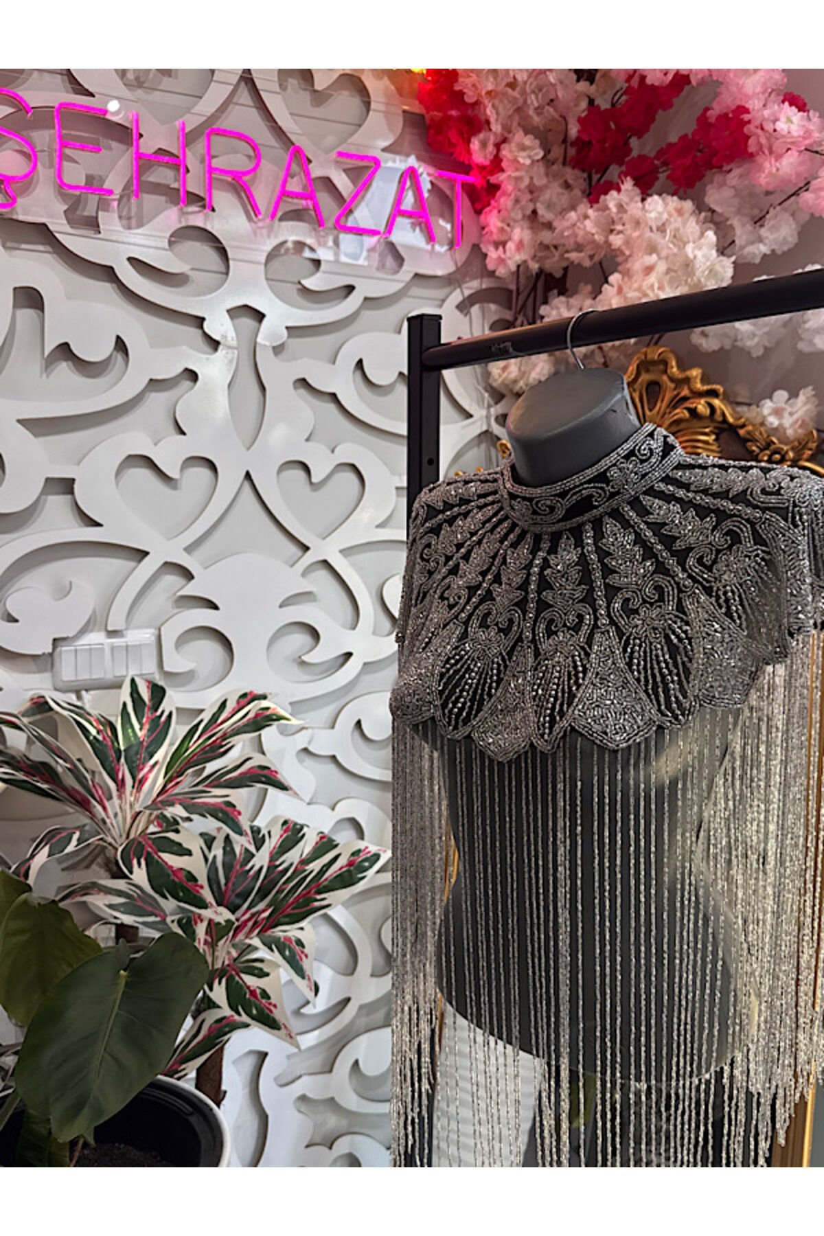 ŞEHRAZAT BUTİK EL İŞLEMESİ YAKA PELERİN