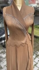 Şehrazat Butik Tasarım Zincir Detaylı Elbise (Krem)