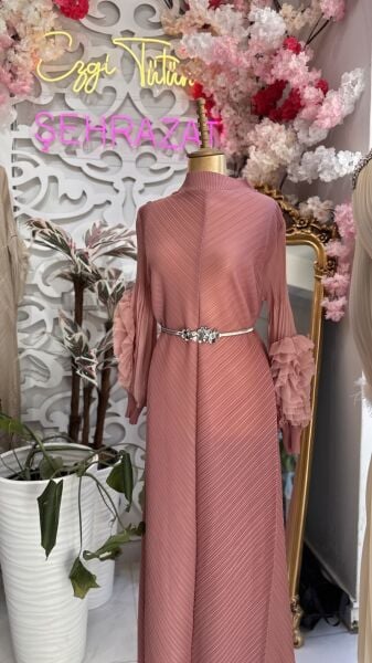 Şehrazat Butik Tasarım İthal Kolu Güllü Elbise (KEMER DAHİL DEĞİLDİR)