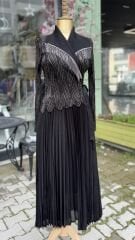 Şehrazat Butik Tasarım Zincir Detaylı Elbise (Siyah)