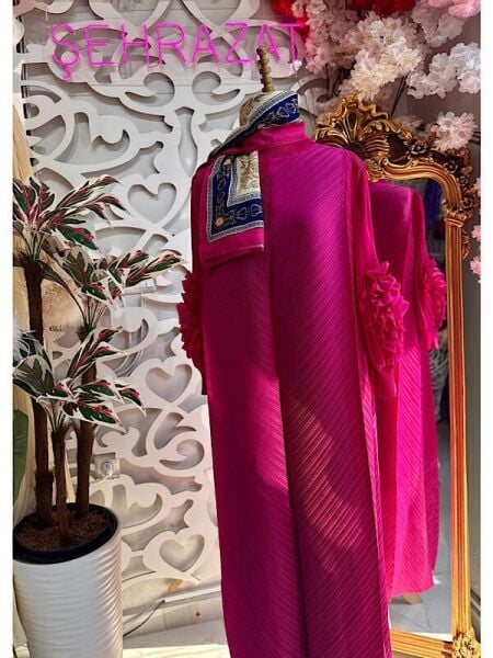 Şehrazat Butik Tasarım İthal Kolu Güllü Elbise (KEMER DAHİL DEĞİLDİR)