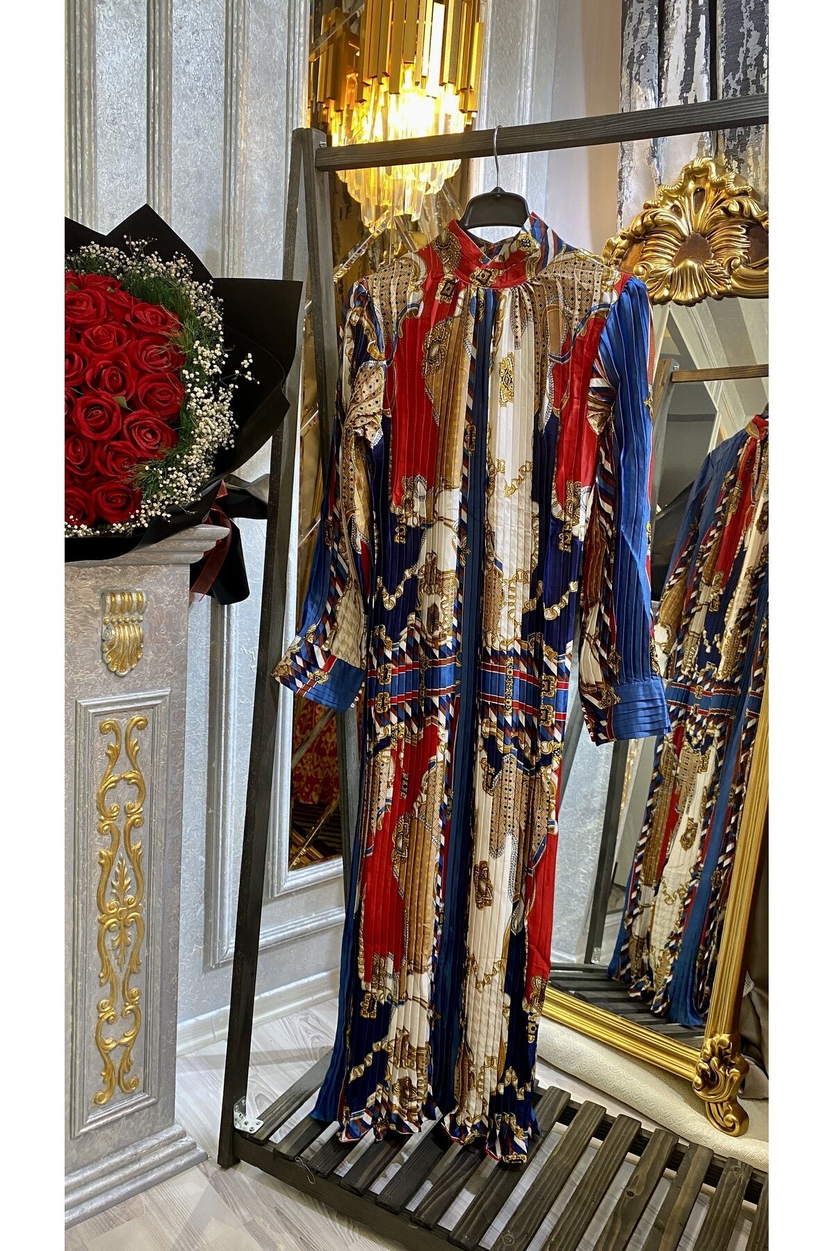 Şehrazat Butik İthal Piliseli Tasarım Elbise