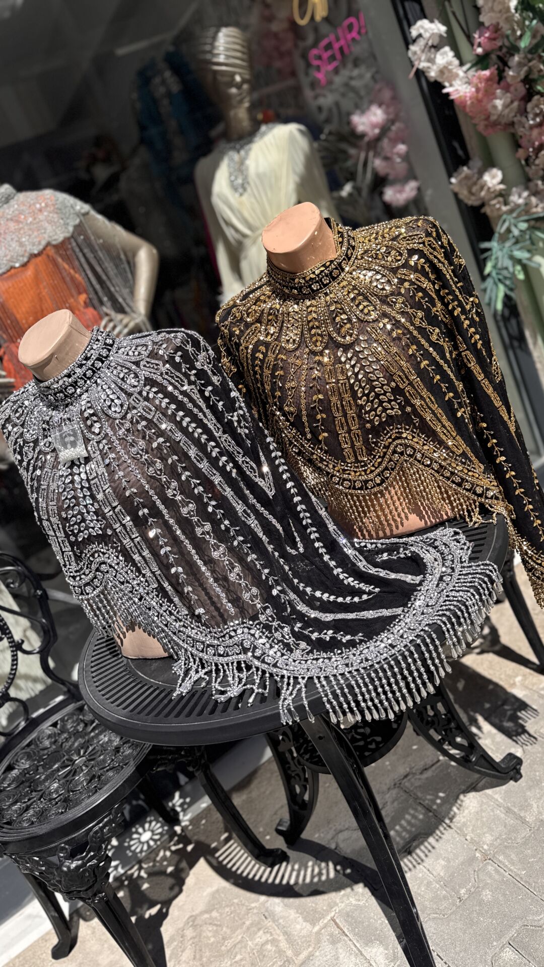Şehrazat Butik Tasarım Elişi Gold-siyah Işleme Pelerin Yakalarımız