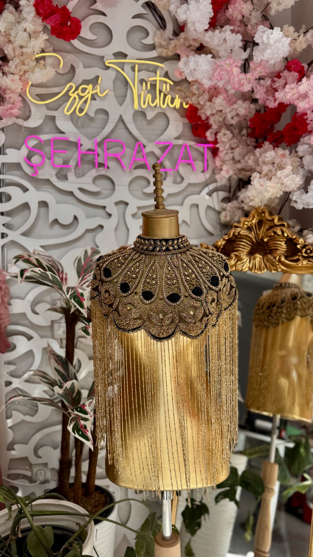 Şehrazat Ithal Tasarım Elişi Pelerin