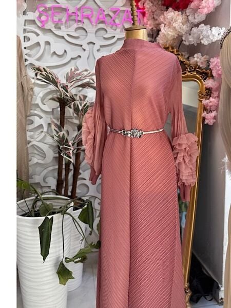 Şehrazat Butik Tasarım İthal Kolu Güllü Elbise (KEMER DAHİL DEĞİLDİR)