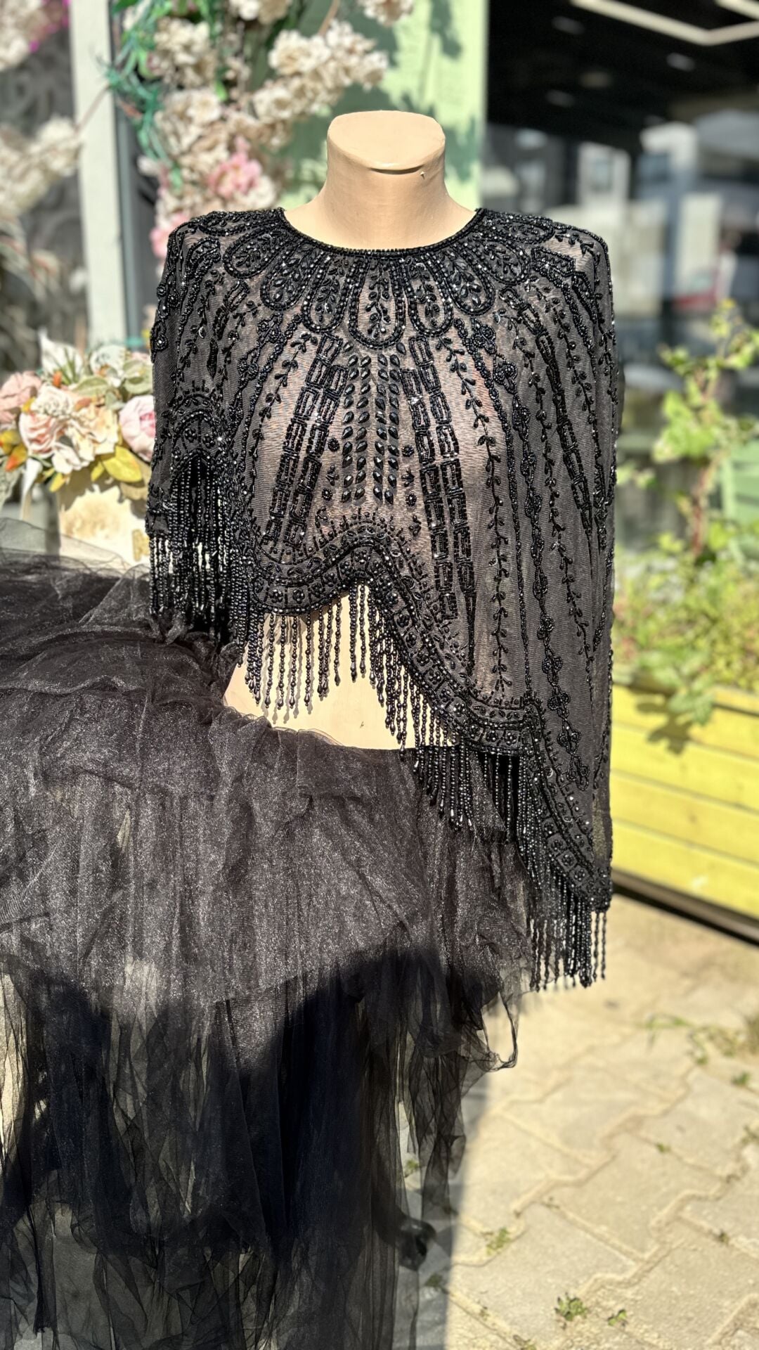 Şehrazat Butik El İşlemesi Asimetrik Pelerin