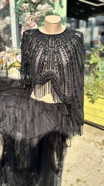 Şehrazat Butik El İşlemesi Asimetrik Pelerin