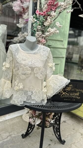 Şehrazat Afra 3 Boyutlu Tasarım Bluz Krem