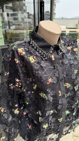 Şehrazat Butik Pul İşlemeli Tasarım Gömlek