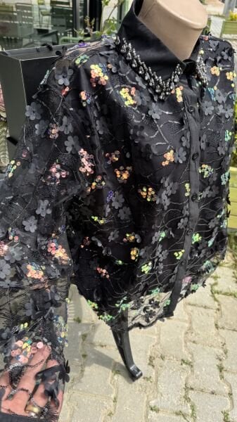 Şehrazat Butik Pul İşlemeli Tasarım Gömlek