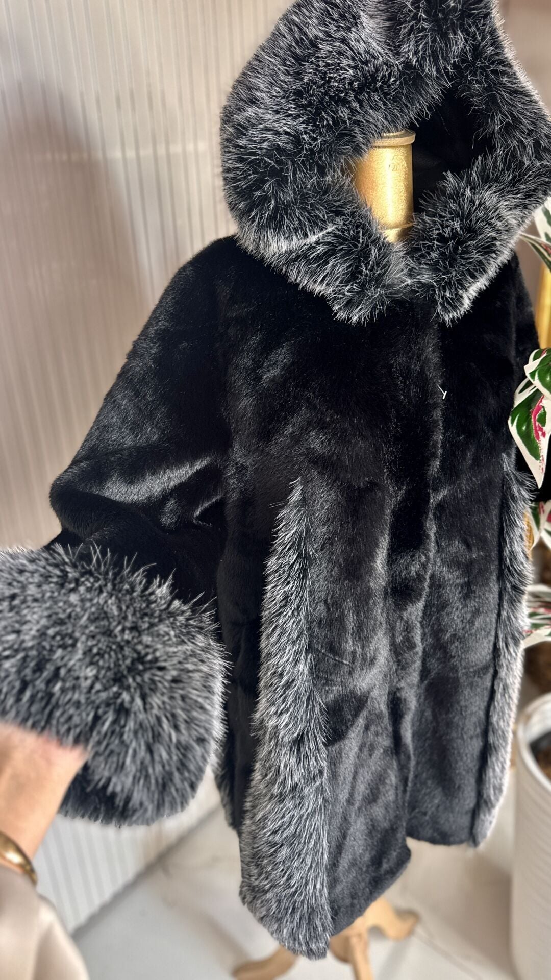 Şehrazat Butik Tasarım Şapkalı Kürk