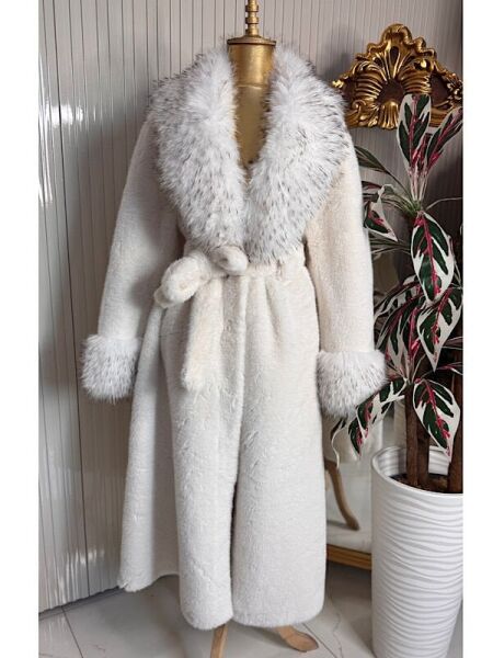 Şehrazat Butik Tasarım Beyaz Kürk