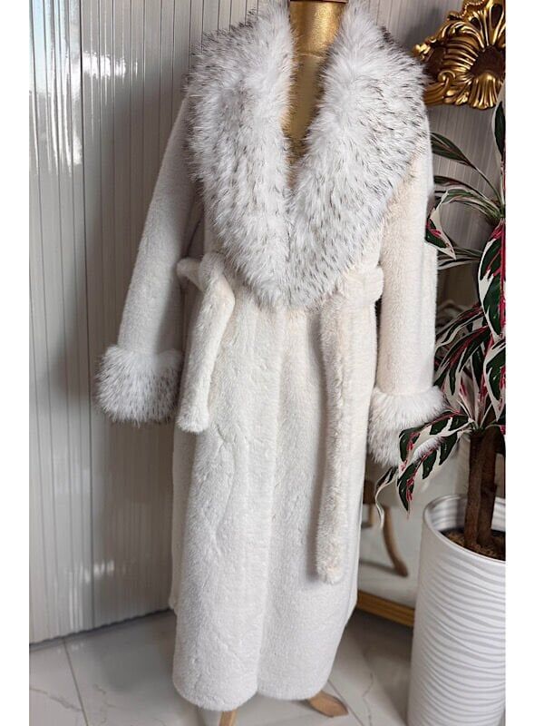 Şehrazat Butik Tasarım Beyaz Kürk