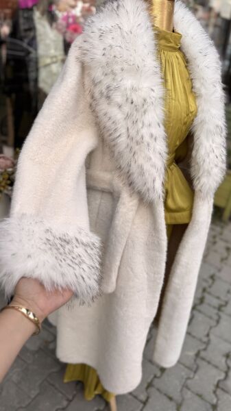 Şehrazat Butik Tasarım Beyaz Kürk