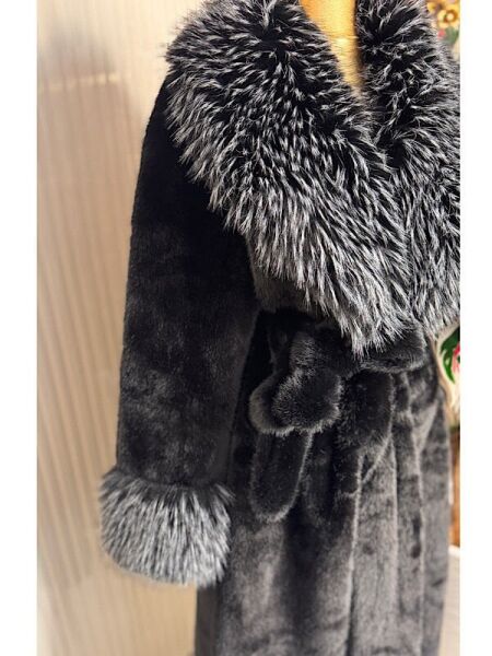 Şehrazat Butik Tasarım Siyah Kürk