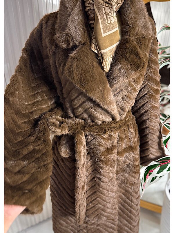 Şehrazat Butik Çizgi Desen Kürk Ceket Yaka Tasarım Kürk