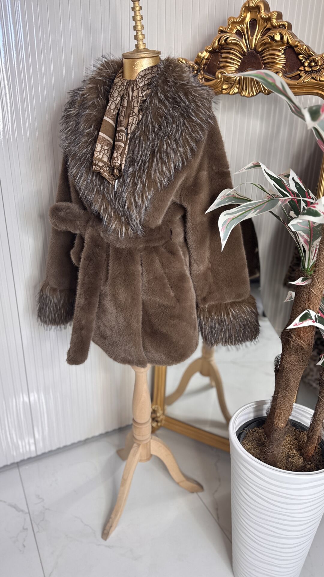 Şehrazat Butik Kırçıllı Kürk