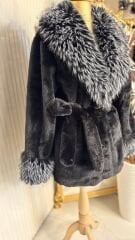 Şehrazat Butik Kırçıllı Siyah Kürk