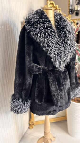 Şehrazat Butik Kırçıllı Siyah Kürk