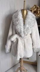 Şehrazat Butik Kırçıllı Beyaz Kürk