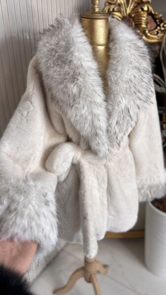 Şehrazat Butik Kırçıllı Beyaz Kürk