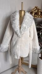 Şehrazat Butik Kırçıllı Beyaz Kürk