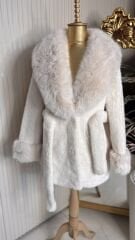 Şehrazat Butik Tasarım Beyaz Kürk