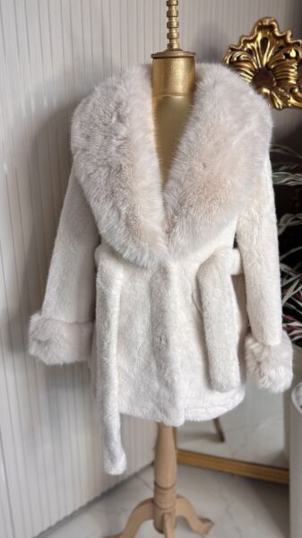 Şehrazat Butik Tasarım Beyaz Kürk