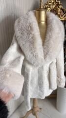 Şehrazat Butik Tasarım Beyaz Kürk