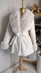 Şehrazat Butik Tasarım Beyaz Kürk