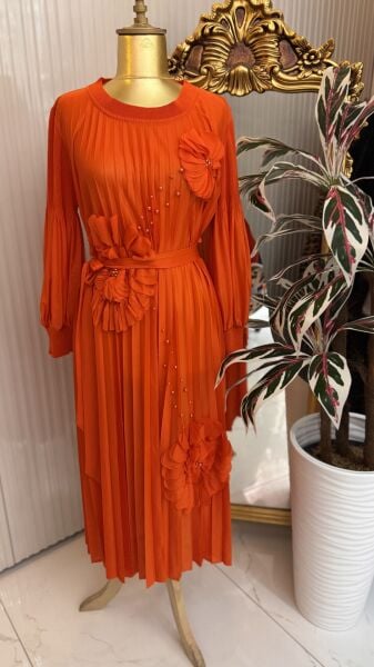 Şehrazat  Butik Çiçek Detaylı Elbise