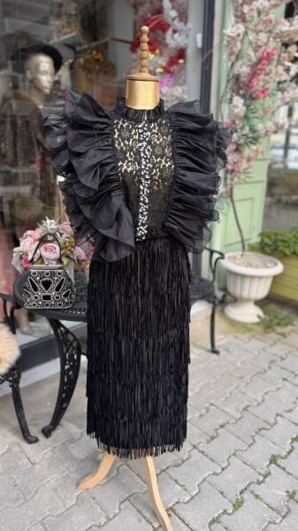 Şehrazat Butik Volanlı Orkide Kolsuz Tasarım Gömlek