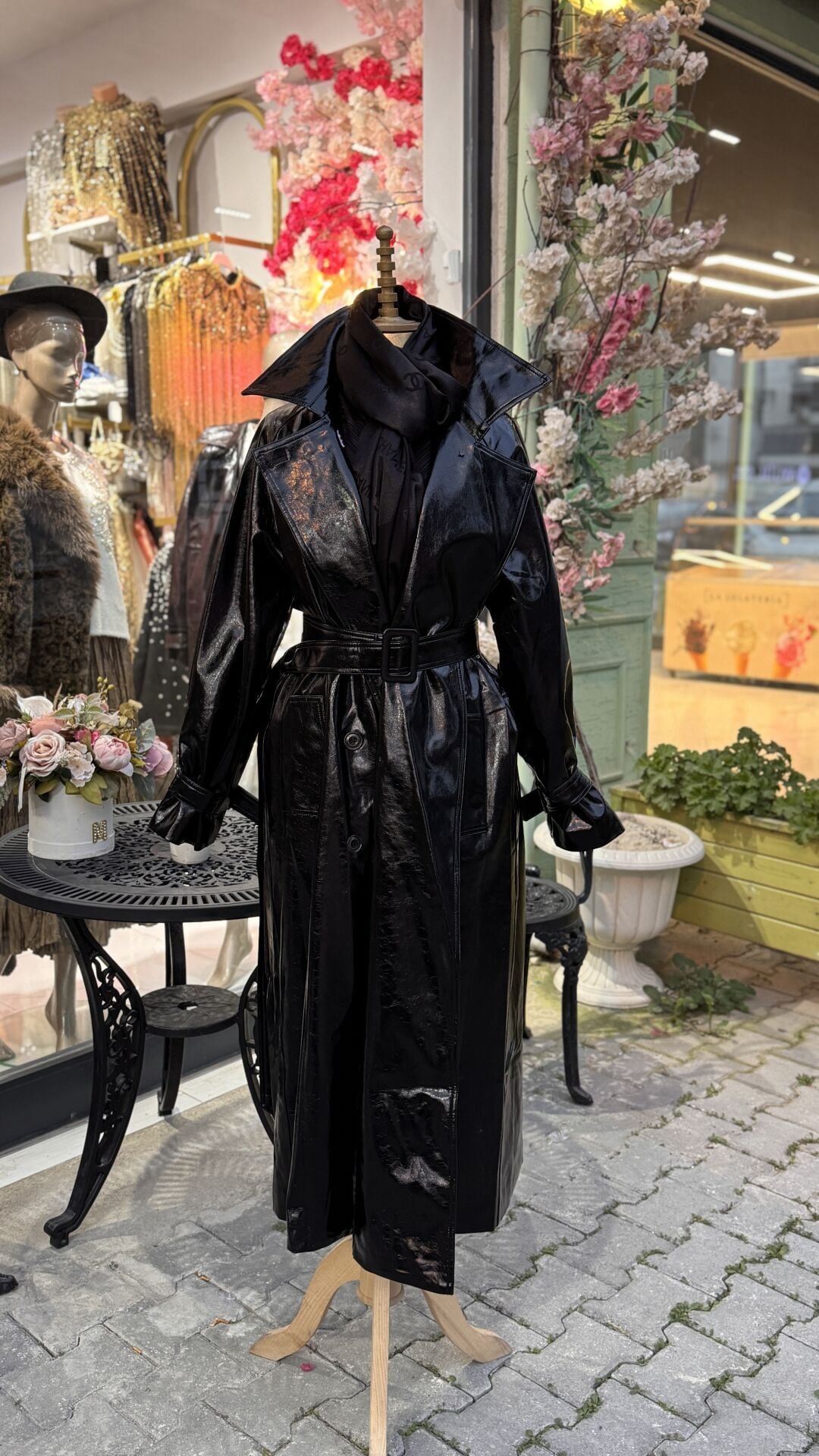 Şehrazat Butik Narla Trençkot