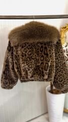 Şehrazat Butik Kemer Detaylı Leopar Desenli Kısa Tasarım Kürk