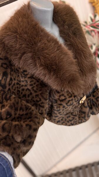 Şehrazat Butik Kemer Detaylı Leopar Desenli Kısa Tasarım Kürk