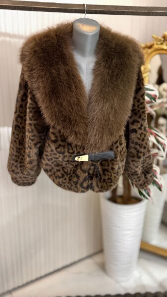 Şehrazat Butik Kemer Detaylı Leopar Desenli Kısa Tasarım Kürk