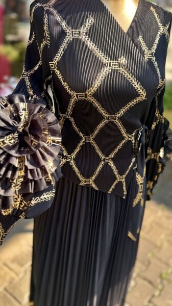 Şehrazat Butik Kolu Gül Detaylı Tasarım Şık  Elbise