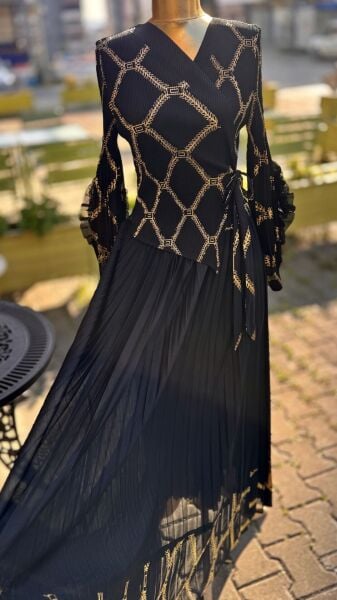 Şehrazat Butik Kolu Gül Detaylı Tasarım Şık  Elbise