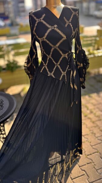 Şehrazat Butik Kolu Gül Detaylı Tasarım Şık  Elbise