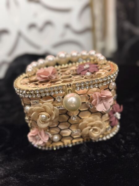 Şehrazat Butik İnci ve Çiçek Detaylı Tasarım Şık Abiye Çanta