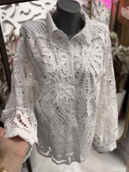 Şehrazat  Butik Güpür Yaka Tasarım Gömlek