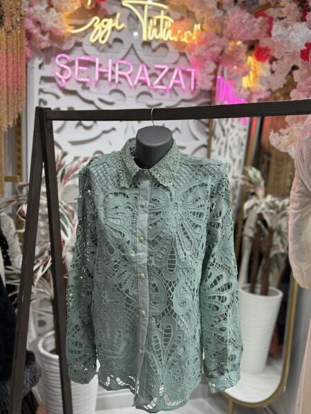 Şehrazat  Butik Güpür Yaka Tasarım Gömlek Standart