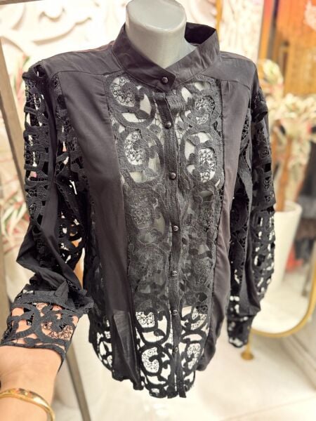 Şehrazat  Butik Güpürlü Düğmeli  Tasarım Şık Gömlek