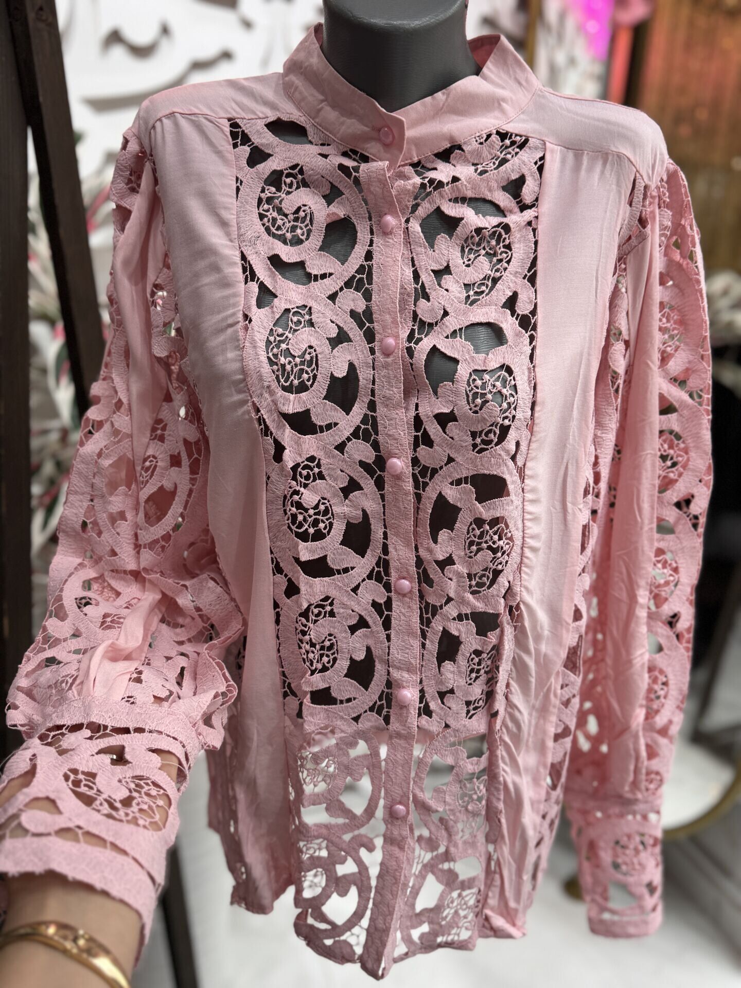 Şehrazat  Butik Güpürlü Düğmeli  Tasarım Şık Gömlek