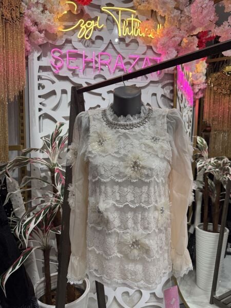 Şehrazat Butik Çiçek Detaylı Taşlı Tasarım Gömlek