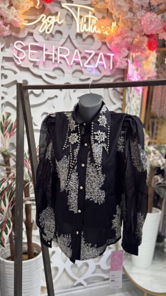 Şehrazat Butik Yakası Taş Detaylı Tasarım  Şık Gömlek