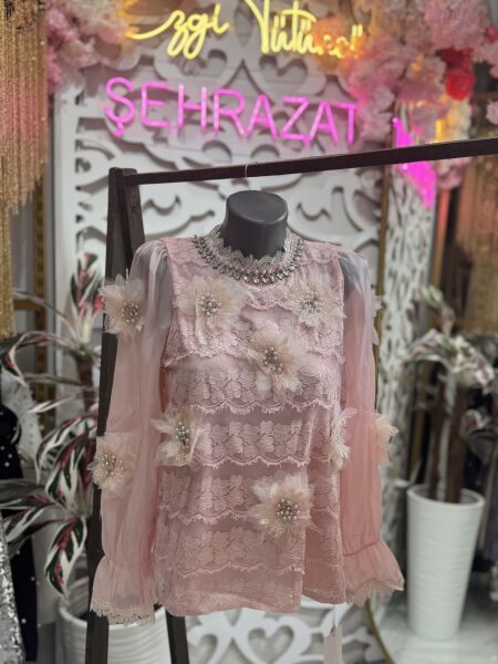Şehrazat Butik Çiçek Detaylı Taşlı Tasarım Gömlek