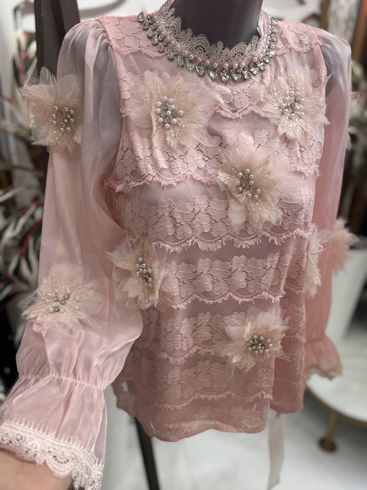 Şehrazat Butik Çiçek Detaylı Taşlı Tasarım Gömlek