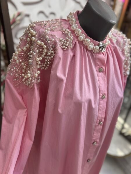 Şehrazat Butik Omuz ve Yakası İnci Detaylı Tasarım Gömlek