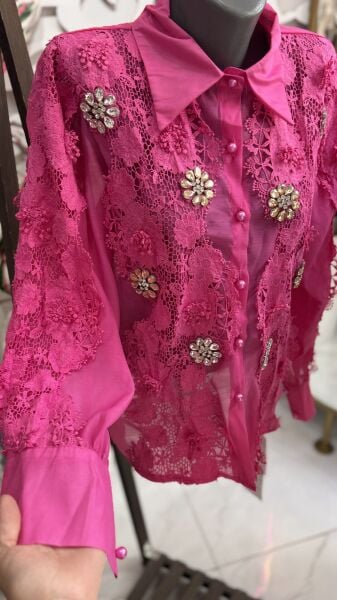 Şehrazat Butik Güpür Çiçekli Taşlı Tasarım Gömlek